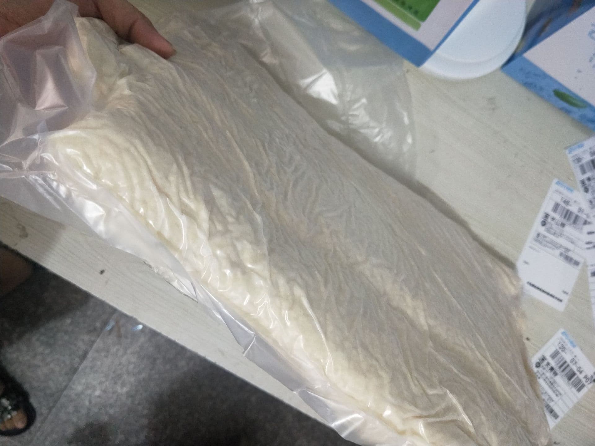 image-TV new product Sobakawa SUNGGLE sofa blanket lazy sofa cushion lamb wool vacuum packaging