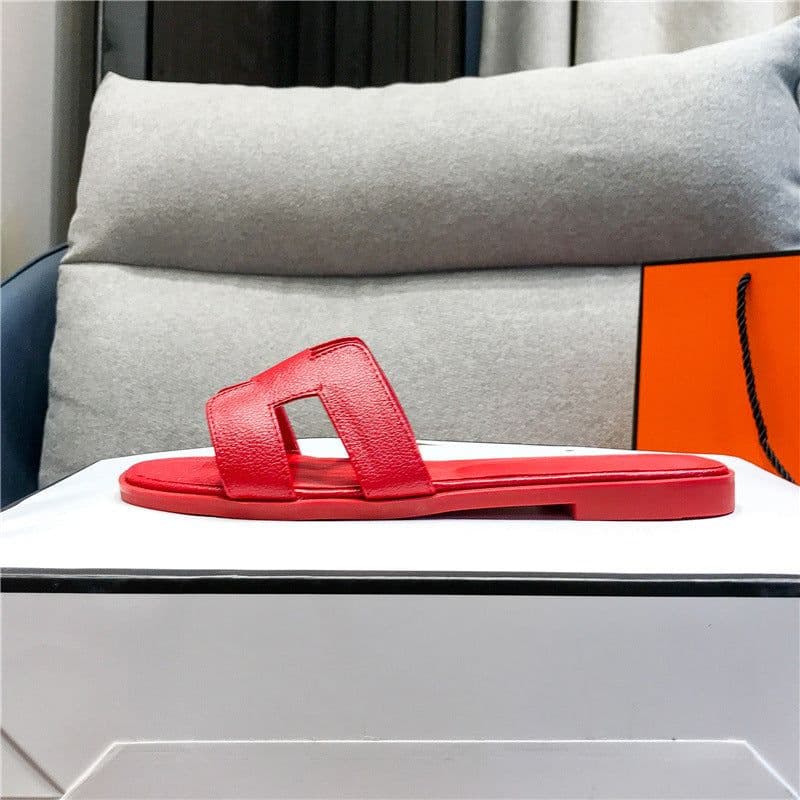 image-One piece of 2021 women's summer sandals flat bottom fashion outer wear beach shoes one word casual slippers women