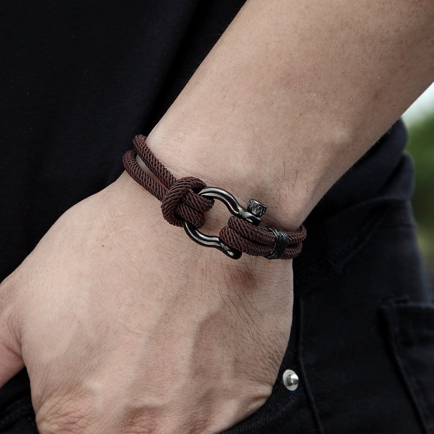image-AliExpress foreign trade European and American Bracelet Men's Braided Titanium Steel Bracelet Horseshoe Buckle Stainless Steel Jewelry Bracelet