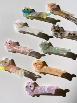 image-PAWSOME PETS NEW YORK Hand-painted Cat with Pearl Necklace Hair Clip all colors | Eco-Friendly