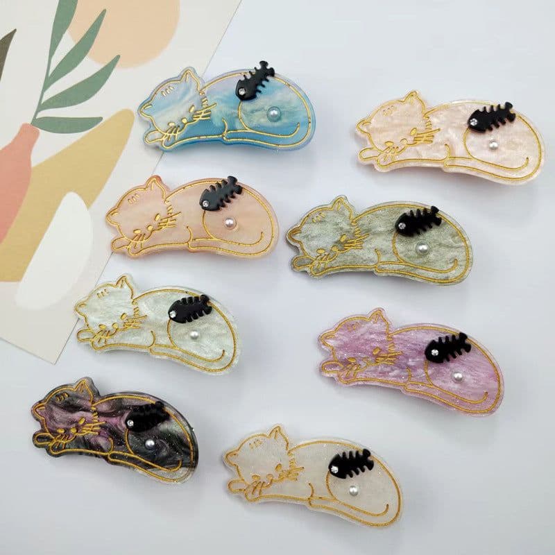 image-PAWSOME PETS NEW YORK Hand-painted Sleeping Cat Hair Clip all colors | Eco-Friendly