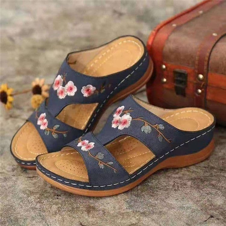 image-2021 summer slope with foreign trade plus size Europe and America fish mouth sponge cake solid color fairy printing casual sandals and slippers in stock