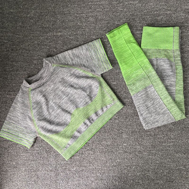 image-Spot cross-border European and American seamless yoga clothing suits new knit short-sleeved hip-lifting elastic fitness sports yoga clothing