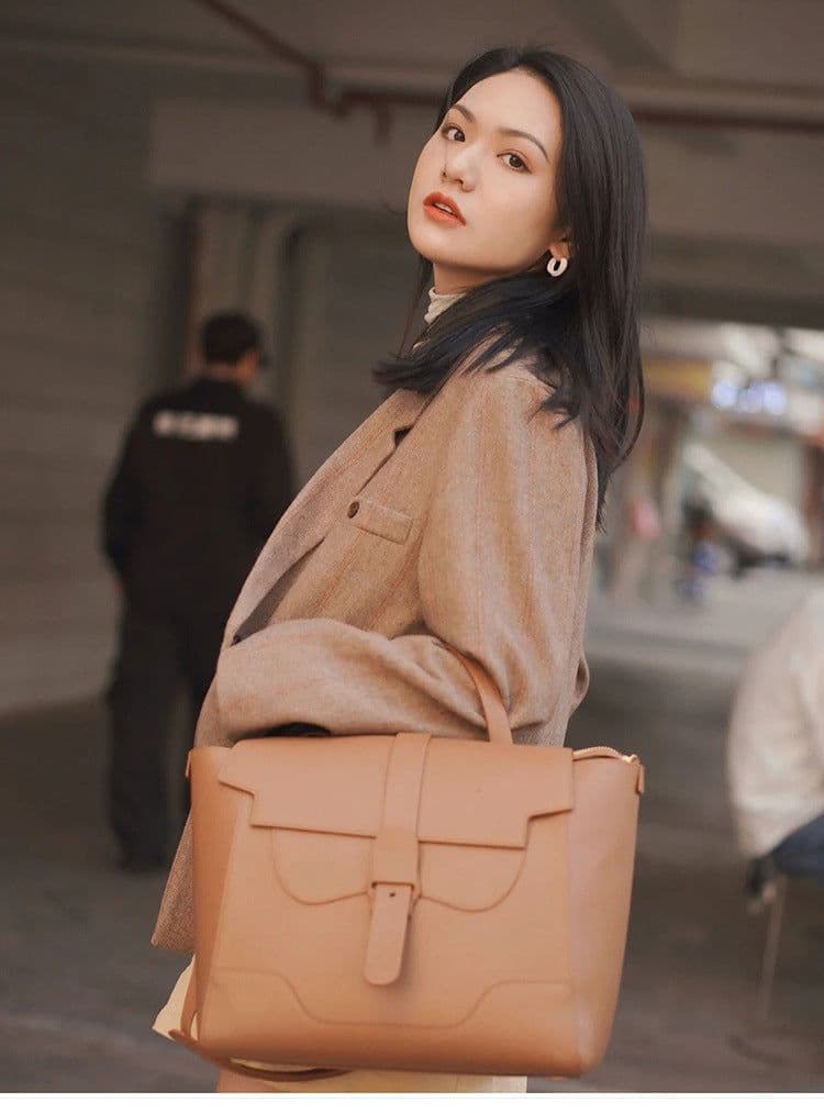 image-New Ouyang Nana commuter bag with niche design portable messenger shoulder multifunctional handbag