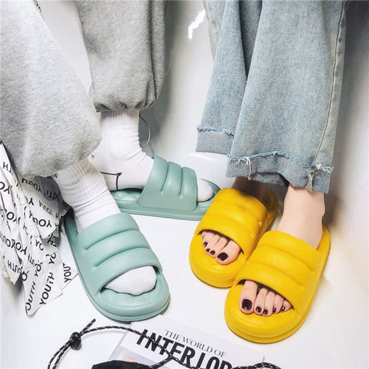 image-Sofa slippers men's summer trendy home stepping on feces feeling outside wear thick bottom non-slip soft bottom new one word ladies sandals and slippers
