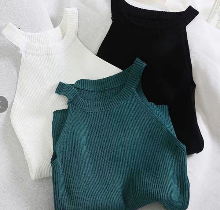 image-Internet Celebrity Knitted Vest Small Shirt Hot Girl Spring and Summer Chic Elegant off-the-Shoulder New Outdoor All-Match Careful Machine Inner Wear Blouse