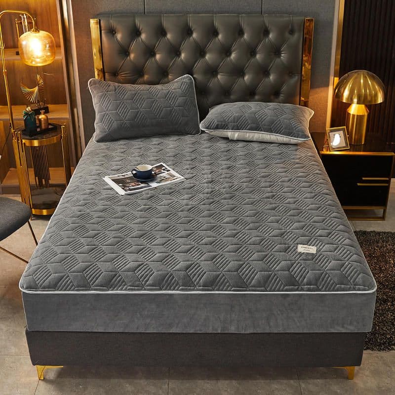 image-Milk velvet thickened fitted sheet single piece winter coral velvet bed cover cover mattress protector non-slip fixed all-inclusive pillowcase