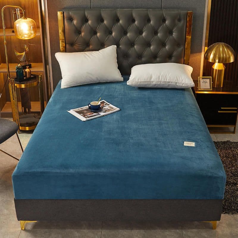image-Milk velvet thickened fitted sheet single piece winter coral velvet bed cover cover mattress protector non-slip fixed all-inclusive pillowcase