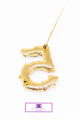 image-Brooch - 5 Series - Numero Cinco