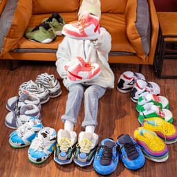 image-cotton slippers coconut cotton shoes luminous bread fat shoes waterproof warm home winter internet celebrity