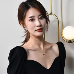 image-A new two-wear heart-to-heart female opening and closing four-leaf clover necklace fashion love folding creative collarbone chain wholesale