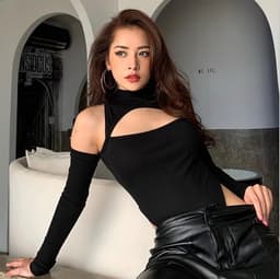 image-European and American foreign trade 2023 new sexy hollow strapless self-cultivation pure desire dark long sleeves bottoming one-piece T-shirt