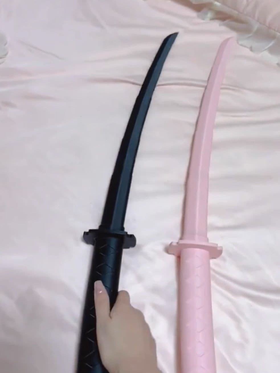 image-Telescopic Samurai Blade Sword Telescopic Gravity Straight Out Black Powder Decompression Toy Trendy Creative Simulation Toy Wholesale