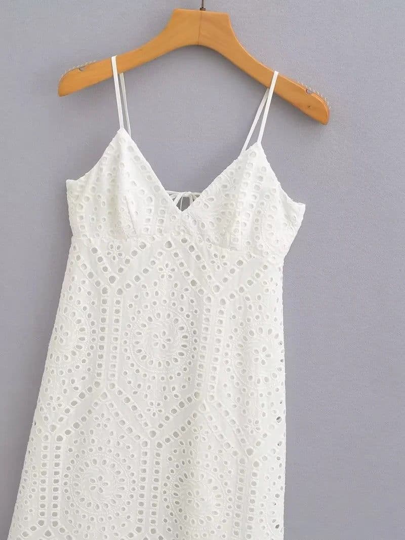 image-European and American Women's Clothing 2023 Summer New V-neck Lace Hollow Embroidered Strap Dress