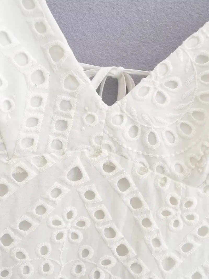 image-European and American Women's Clothing 2023 Summer New V-neck Lace Hollow Embroidered Strap Dress