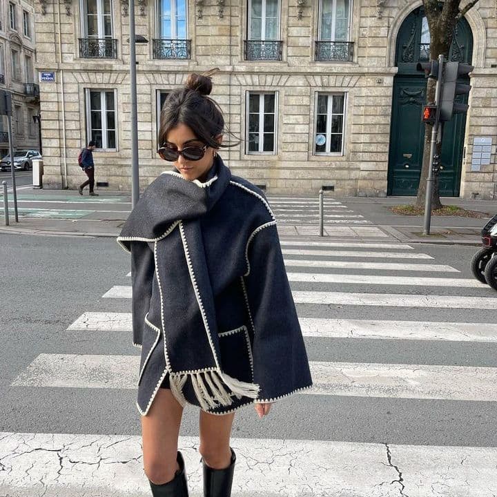 image-Amazon European and American clothing 2023 autumn and winter new fashion woolen jacket thickened loose with scarf tassels for women