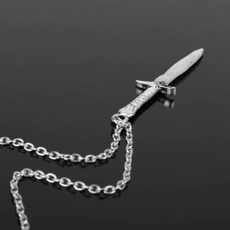 image-European and American popular movie peripherals The Lord of the Rings new hobbit personality luminous male and female pendant necklace