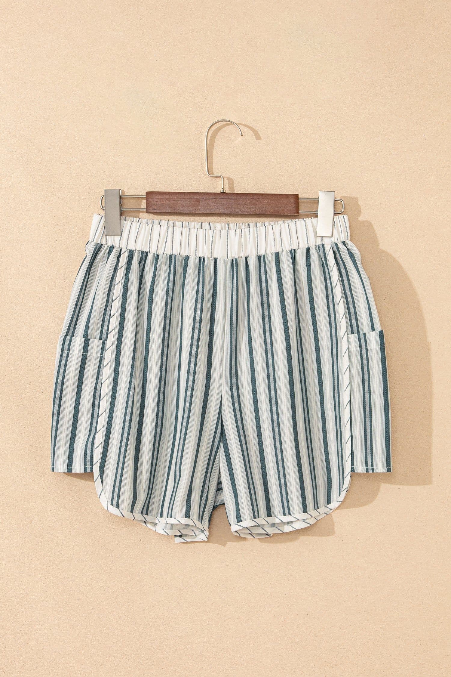 image-Gray Stripe Elastic Waist Cargo Pocket Casual Shorts