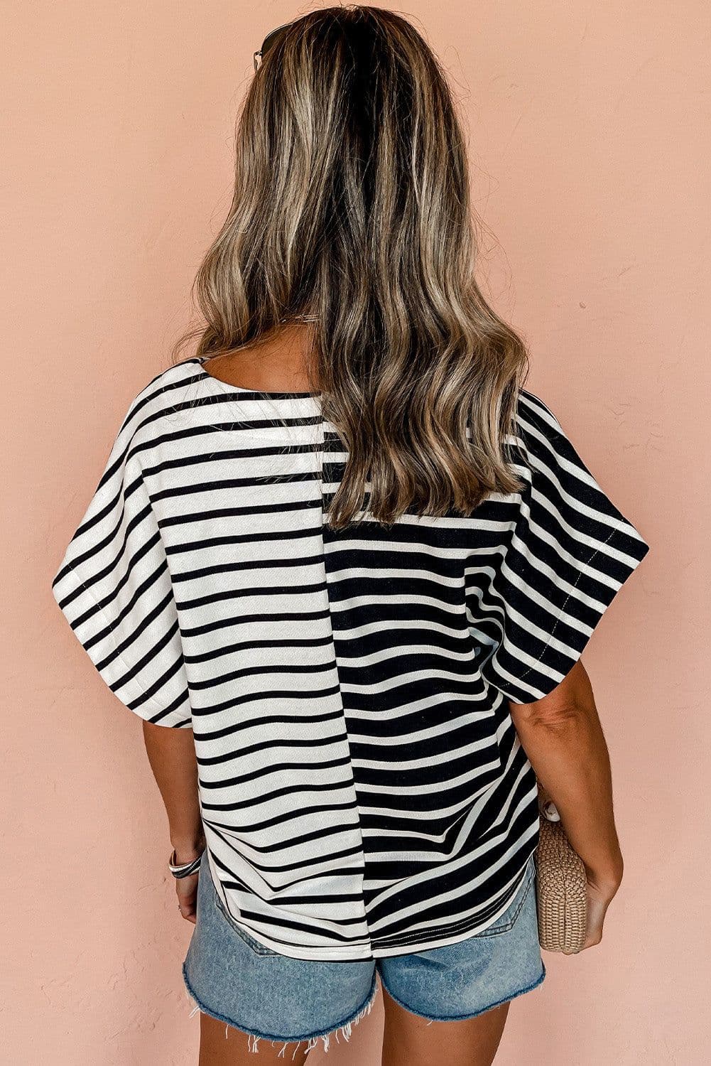 image-Black Stripe Two Tone Colorblock V Neck T Shirt