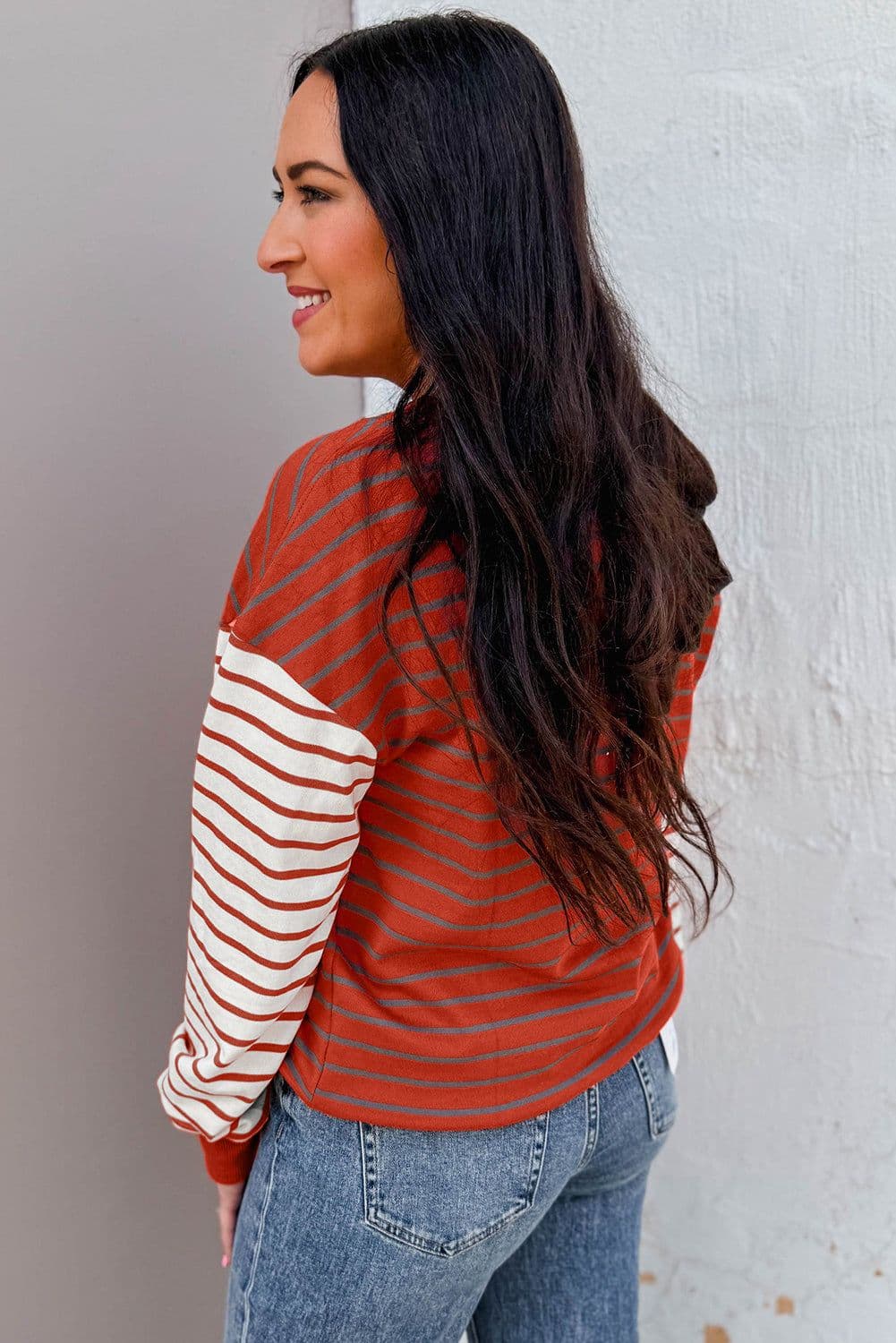 image-Orange Stripe Contrast Sleeve Patchwork Sweatshirt