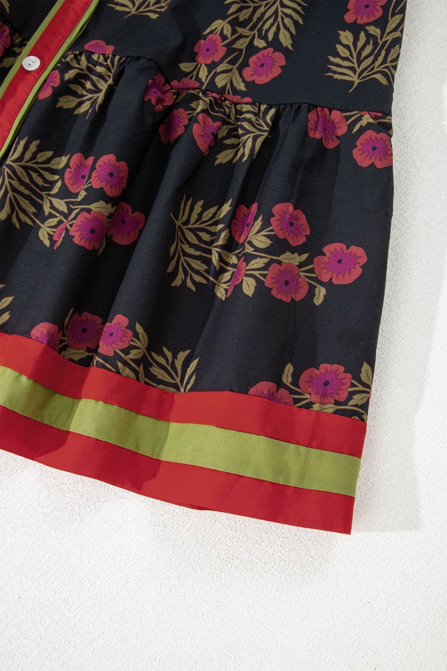 image-Black Retro Floral Print Button Down Belted Short Puff Sleeve Mini Dress
