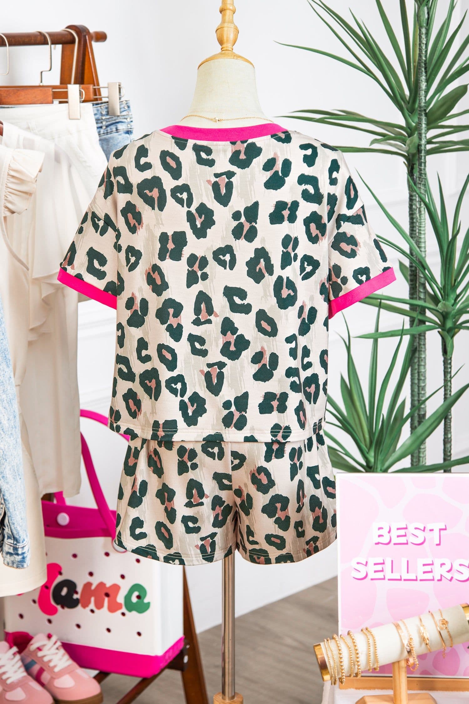 image-Brown Unique Leopard Print Contrast Trim Top Loose 2pcs Short Set