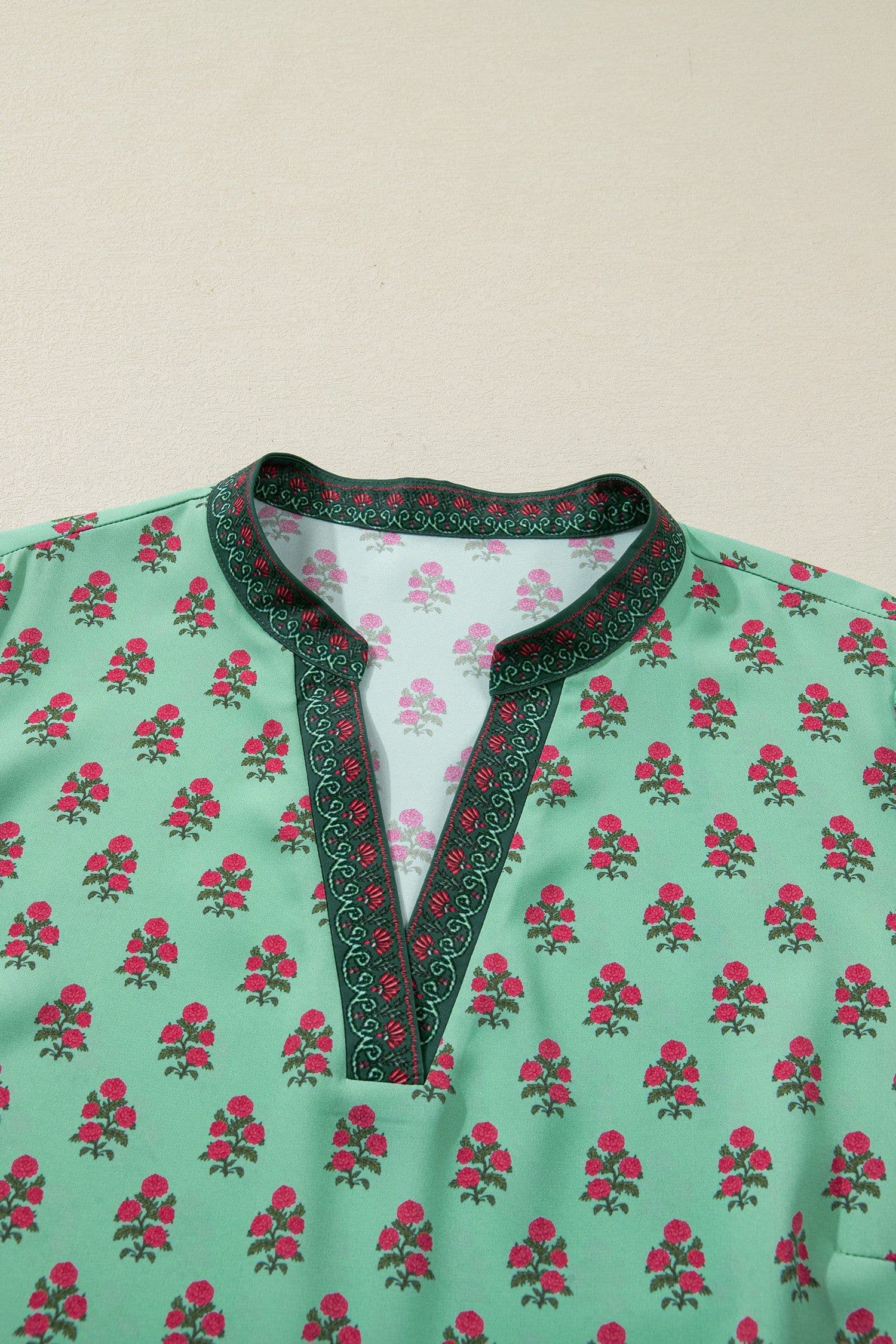 image-Green Plus Size Floral Print V-Neck Blouse