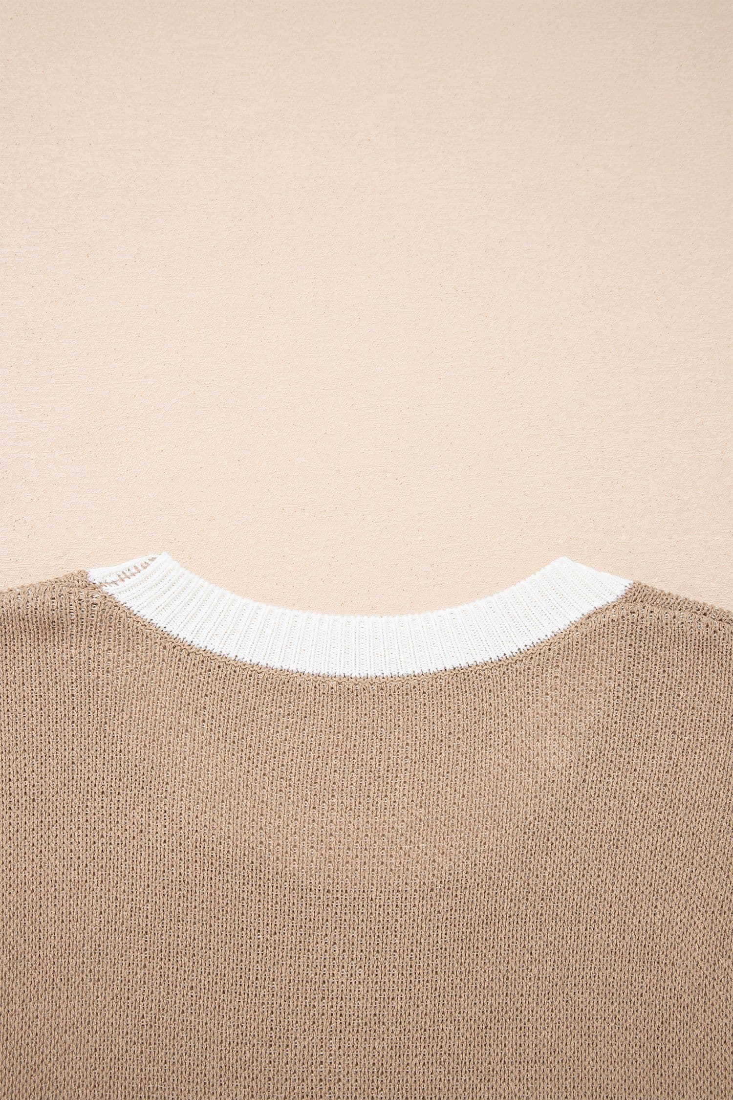 image-Goat Horse Shoe Pattern Contrast Trim Short Sleeve Sweater