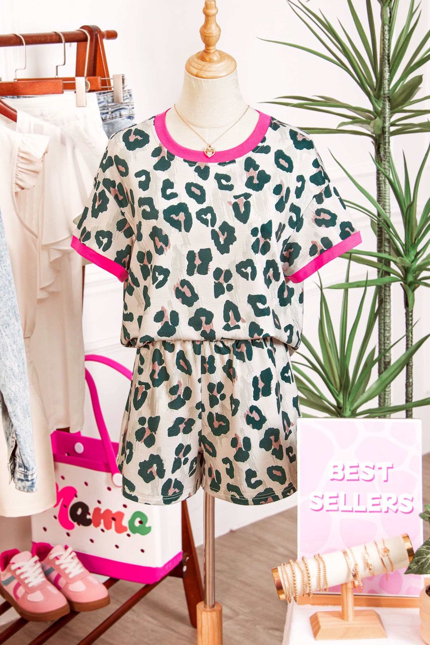 image-Brown Unique Leopard Print Contrast Trim Top Loose 2pcs Short Set