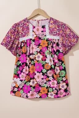 image-Green Bubble Sleeve Lace Trim Floral Blouse