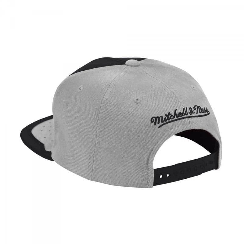 image-Mitchell & Ness NBA Chicago Bulls NBA Day One Snapback Bulls cap 6HSSMM19224-CBUBKGY