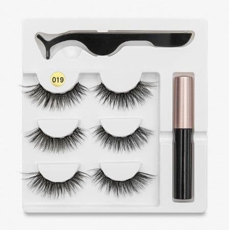 image-A Pair Of False Eyelashes With Magnets In Fashion