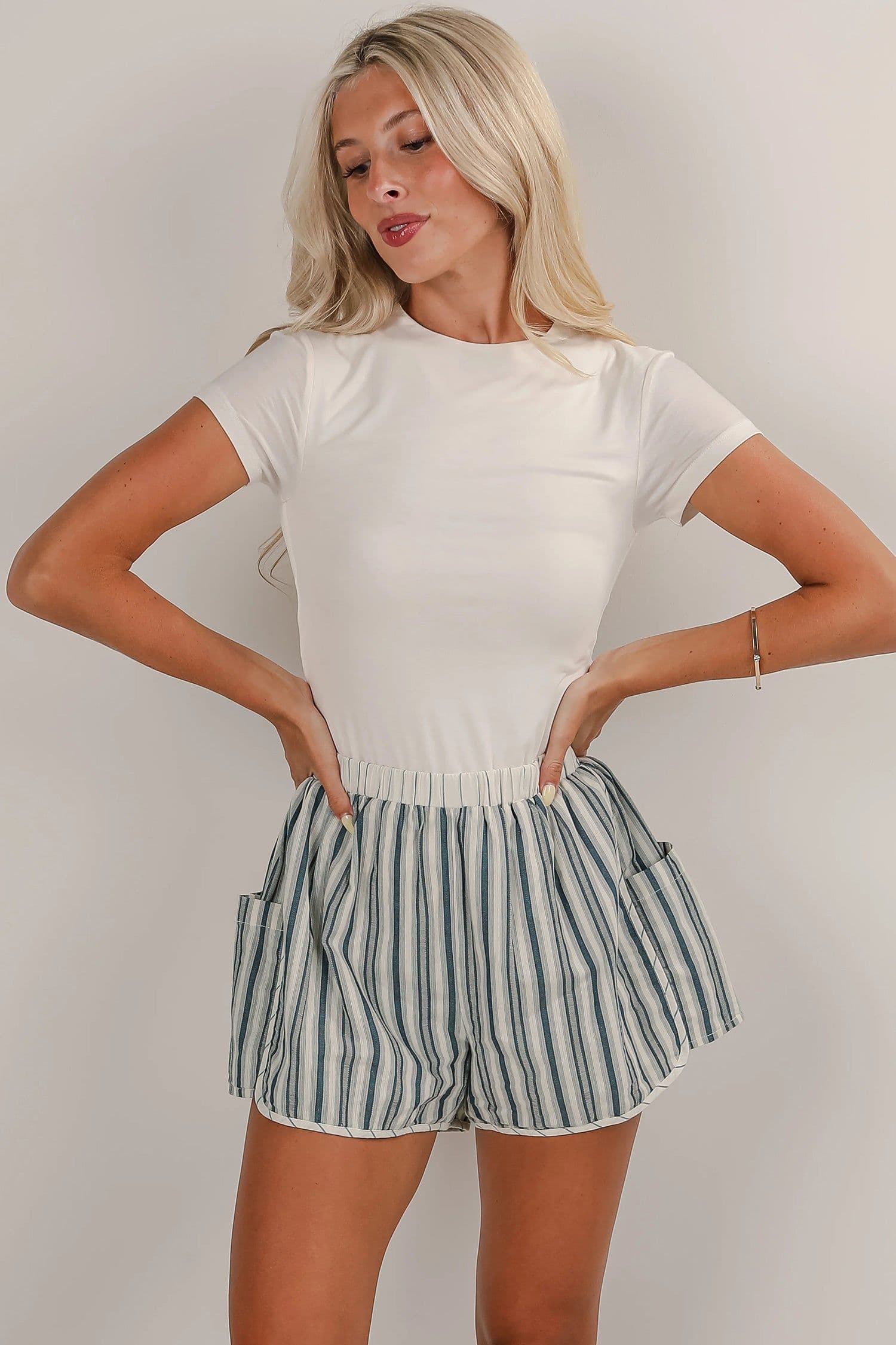 image-Gray Stripe Elastic Waist Cargo Pocket Casual Shorts