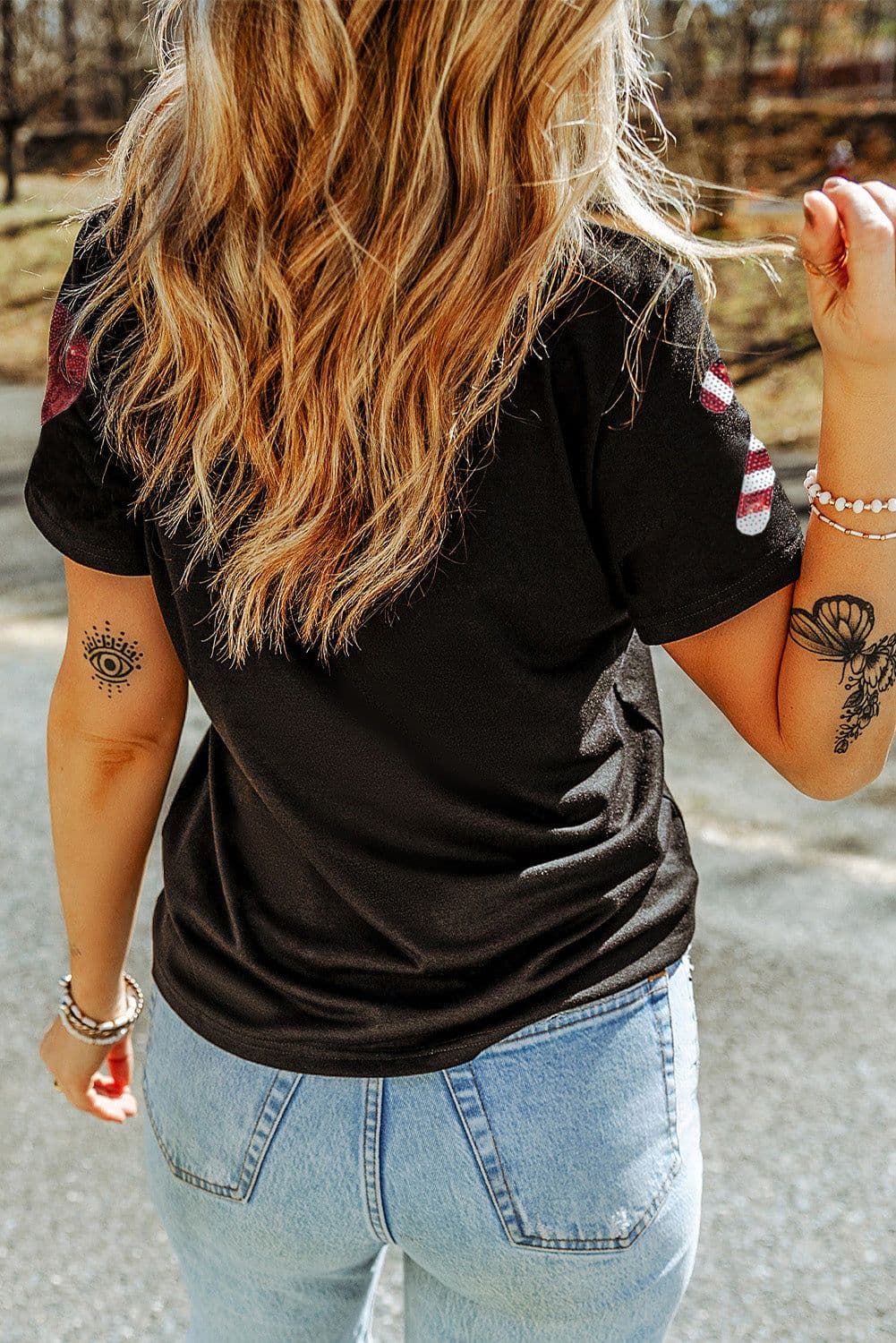 image-Sequin Christmas Graphic Crewneck T-Shirt - Black, Festive Design, Soft Fabric