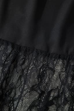 image-Black Sleeveless Lace Patchwork Long Dress