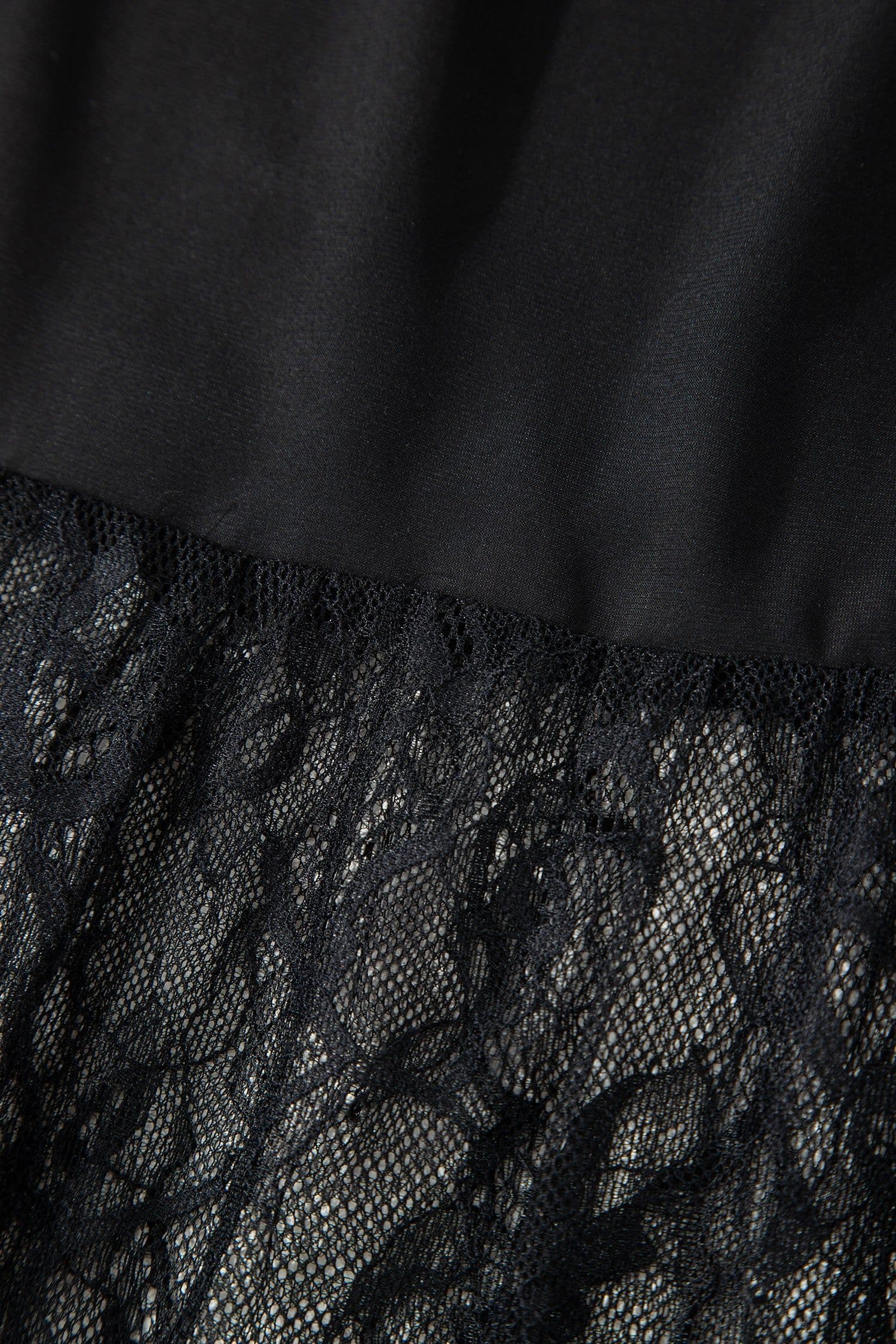 image-Black Sleeveless Lace Patchwork Long Dress