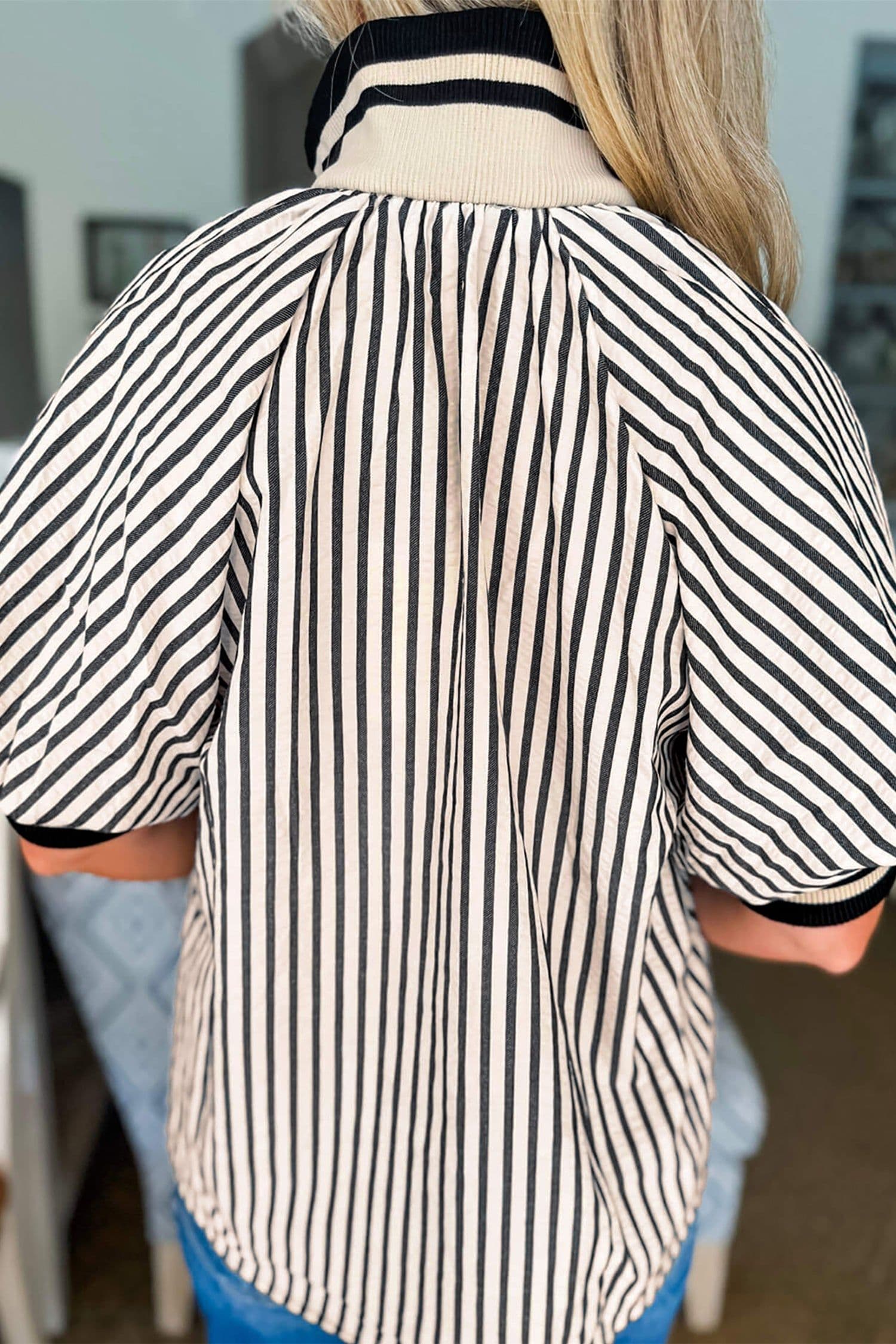 image-Black Stripe Polo Collar Half Zip Short Puff Sleeve Blouse