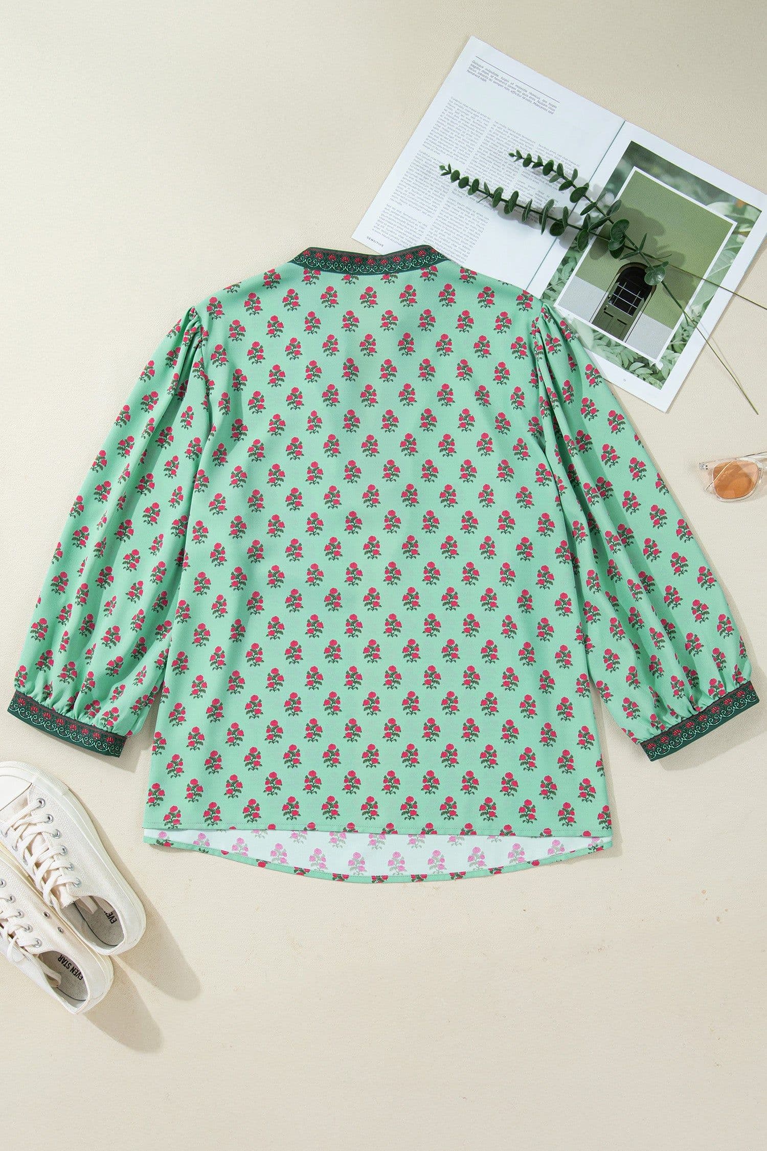 image-Green Plus Size Floral Print V-Neck Blouse