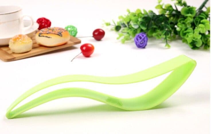 image-Cake Cutter Triangle Slicer for Birthday Cakes
