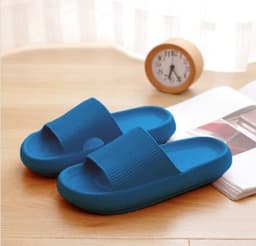 image-Solid Color Thick-Soled Non-Slip Bath Slippers for Men and Women