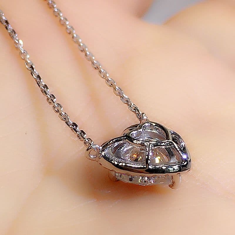 image-Huitan Heart-Shaped Pendant Necklace Copper Chain XL692