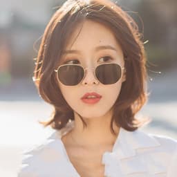 image-Women's Square Frame Metal Sunglasses UV400 Retro Driving Eyewear