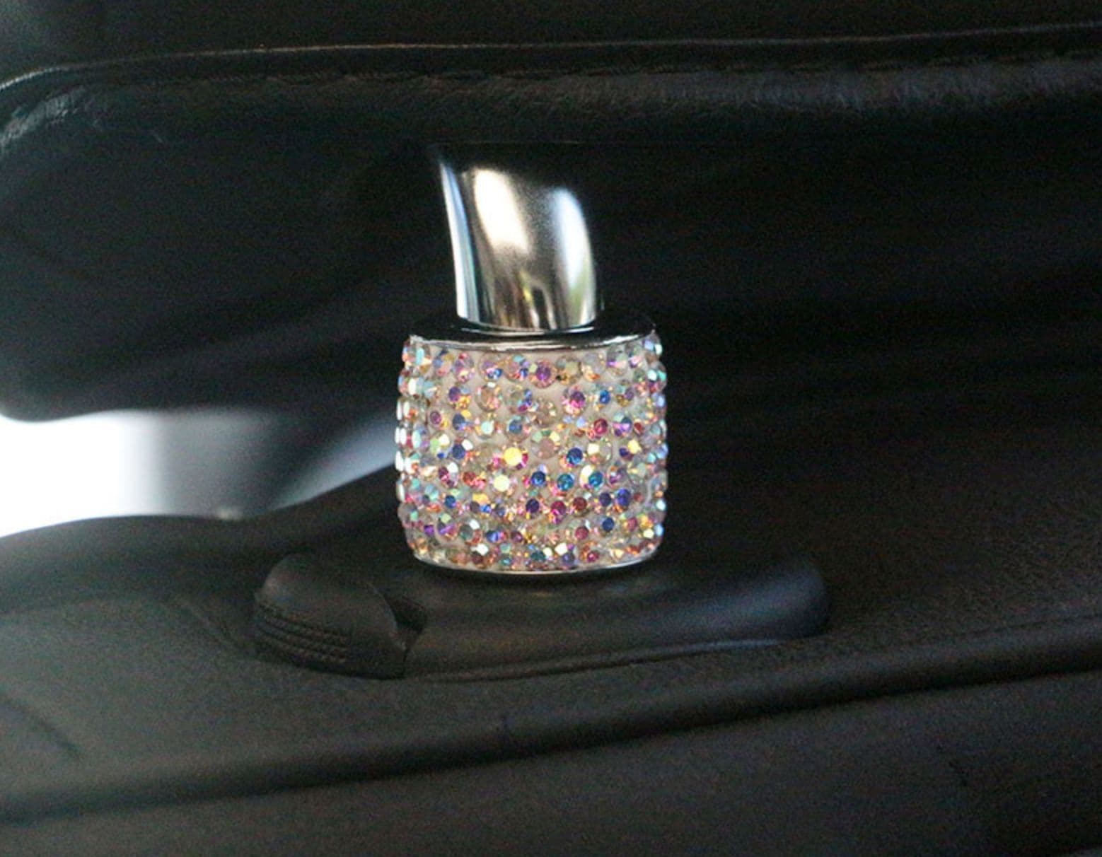 image-Car Seat Headrest Rod Decorative Ring Diamond Studded Universal