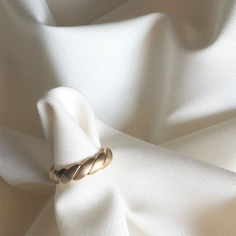 image-RONERAIT Adjustable Twisted Metal Open Ring Women's Retro Gold Plated