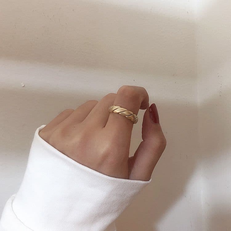 image-RONERAIT Adjustable Twisted Metal Open Ring Women's Retro Gold Plated