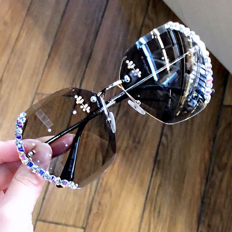 image-Women's Retro Round Sunglasses UV Protection PC Frame Resin Lens