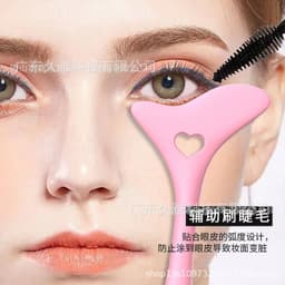 image-Amazon Silicone Eyeliner Guide Tool