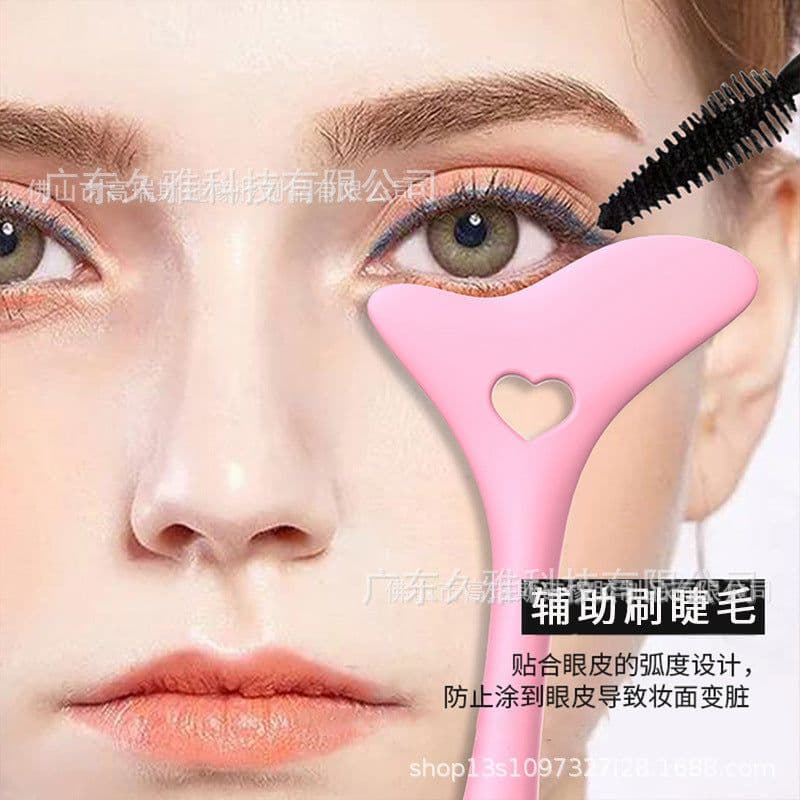 image-Amazon Silicone Eyeliner Guide Tool