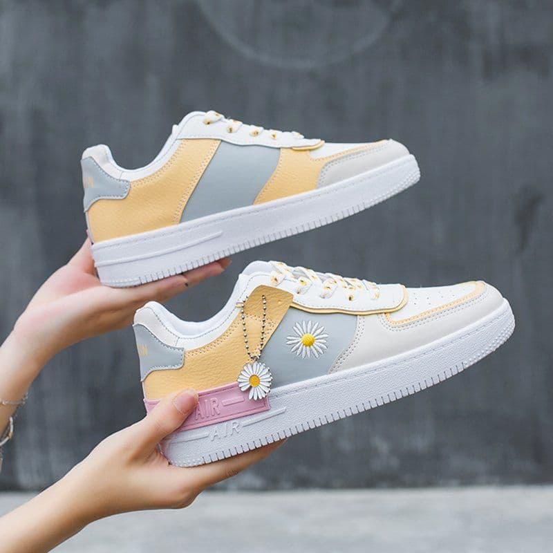 image-Women's Daisy Print Sneakers Casual Flat Board Shoes