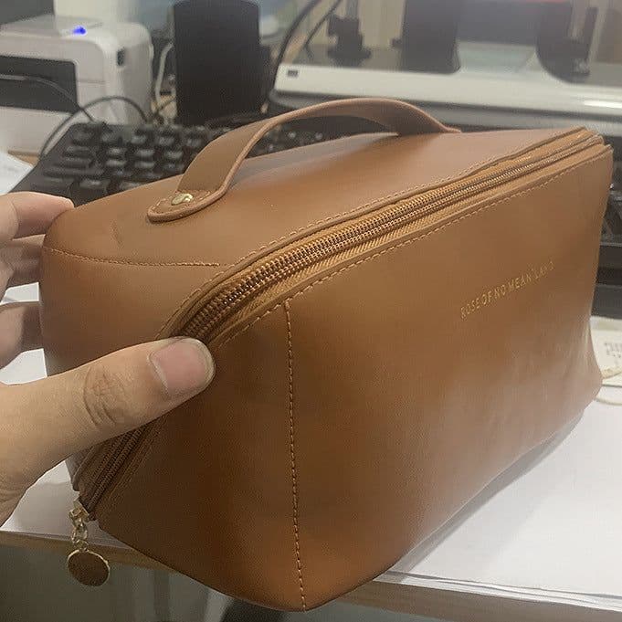 image-PU Leather Cosmetic Bag Large Capacity Travel Makeup Storage Case